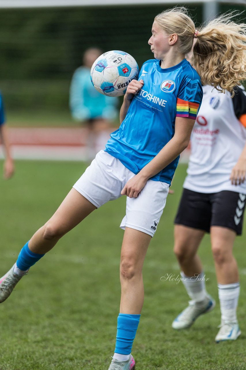 Bild 350 - wBJ VfL Pinneberg - Germania Schnelsen : Ergebnis: 15:1